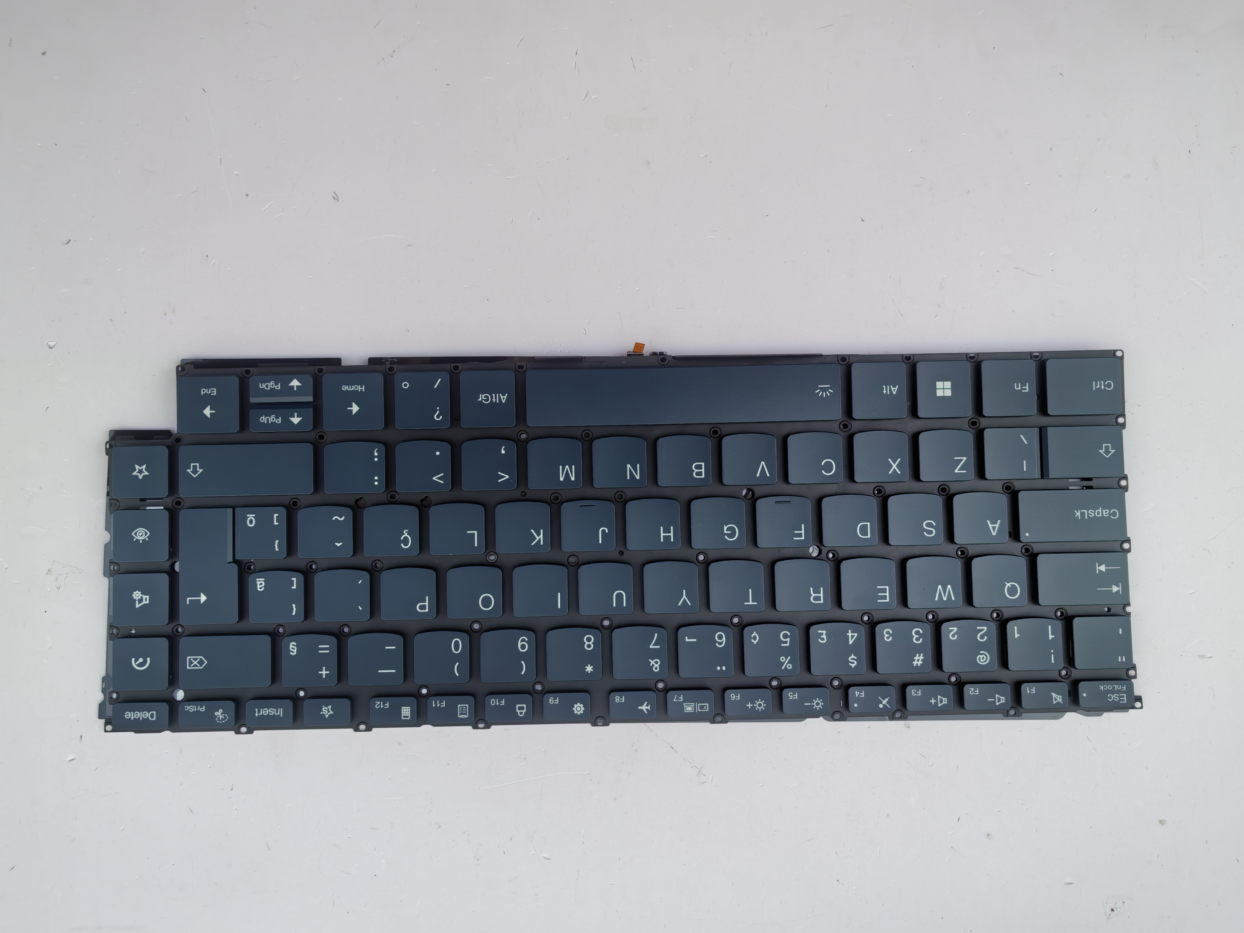 Picture of New Replacement Laptop Keyboard For LENOVO Yoga 9 2-in-1 14IMH9 Blue Backlit BR Layout
